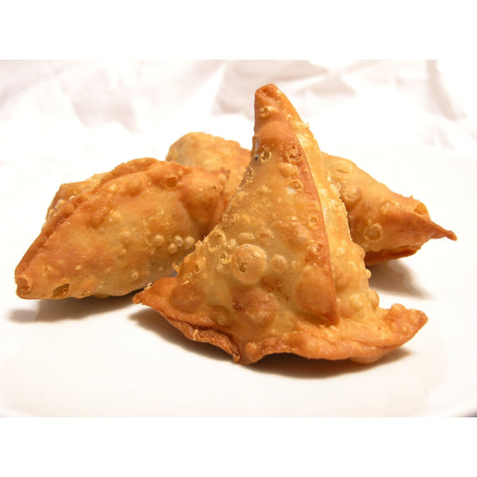 Crispy Punjabi-Style Vegetarian Samosa | Flying Poultry Ready-to-Eat Snack | 16 pcs in Tray **BEST IN TOWN**
